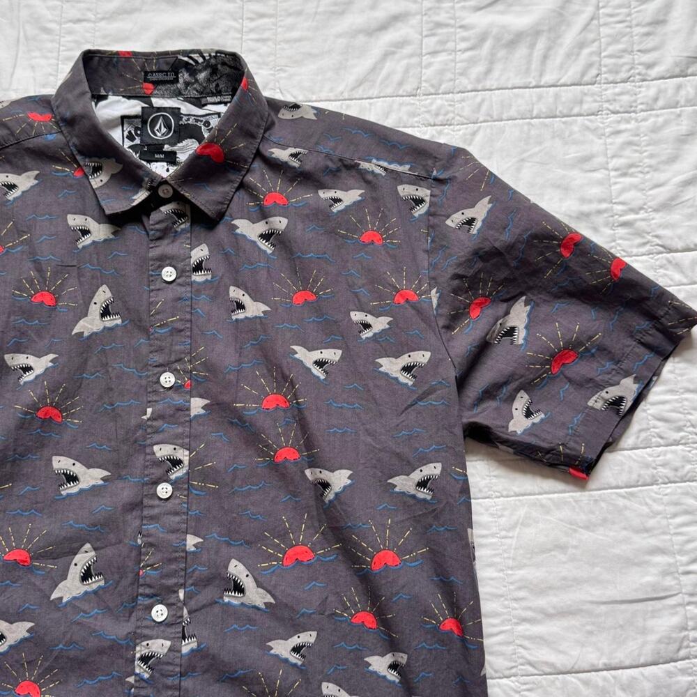 Shark button up shirt novelty print mens med volcom beachy skater resort - Picture 3 of 8